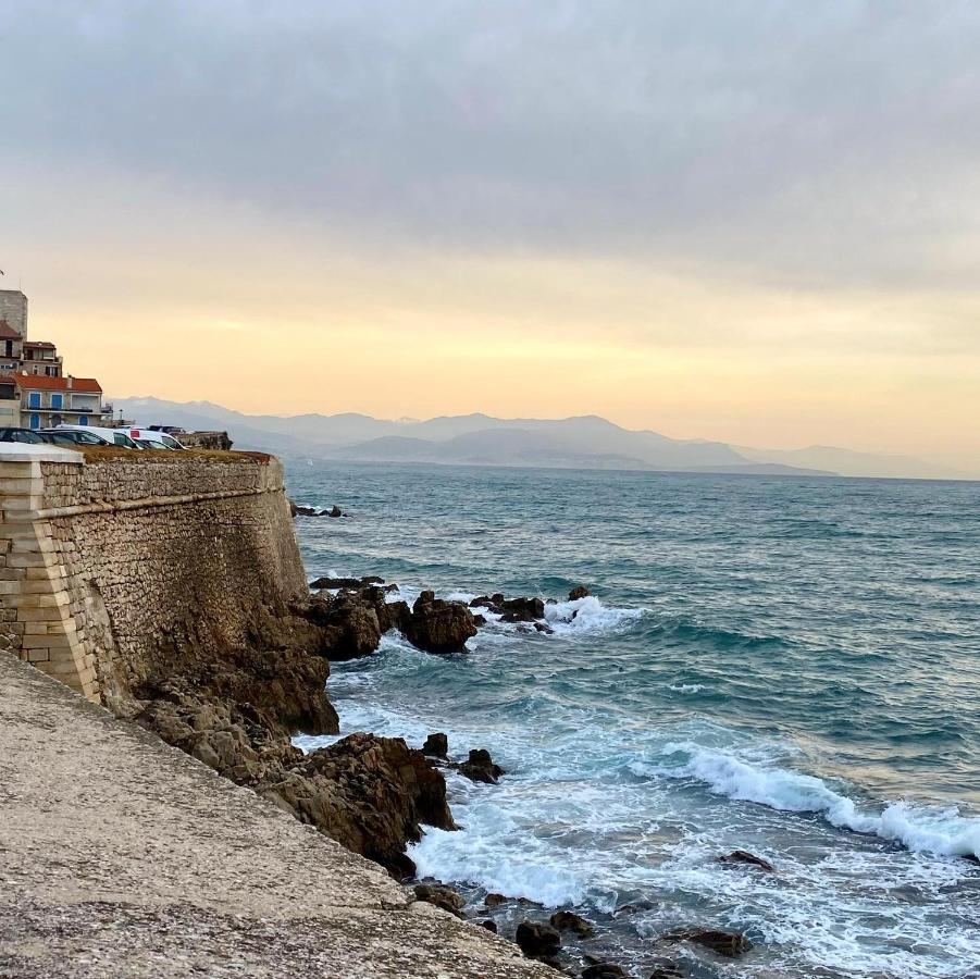 Charming And Modernly Designed 2 Bedroom - Old Town Antibes Exteriör bild